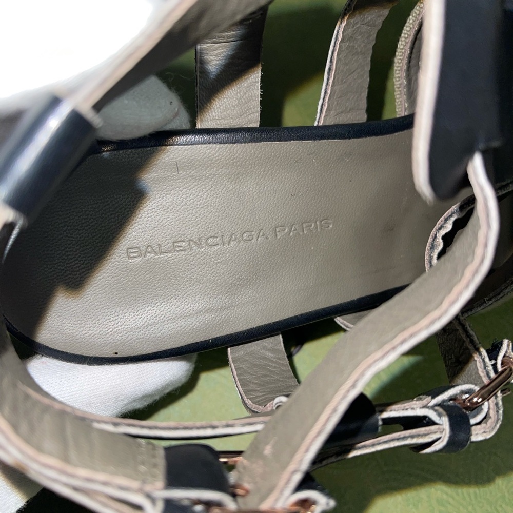 Balenciaga women's ITALY leather (ostrich)sandals! - Picture 3 of 10